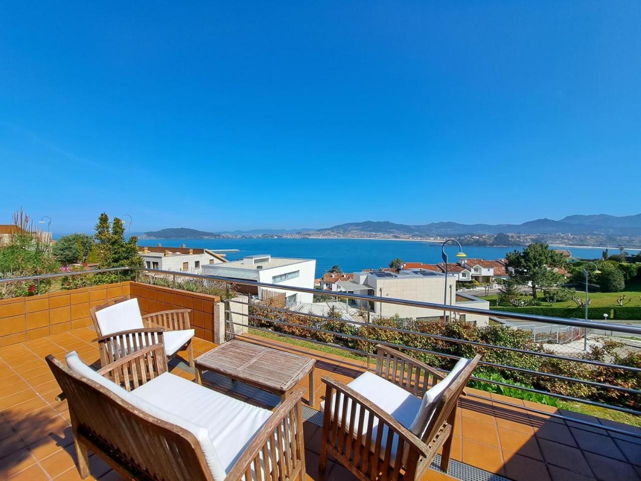Baiona, Terraza, Vistas Al Mar. * Baiona